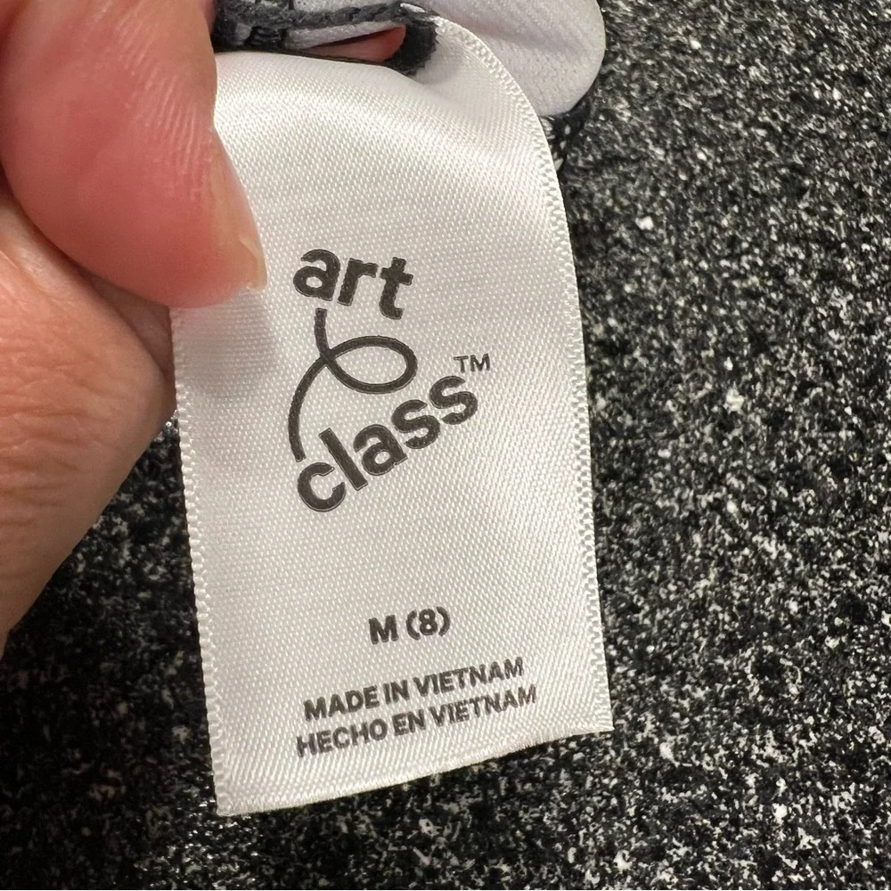 art class stylish black